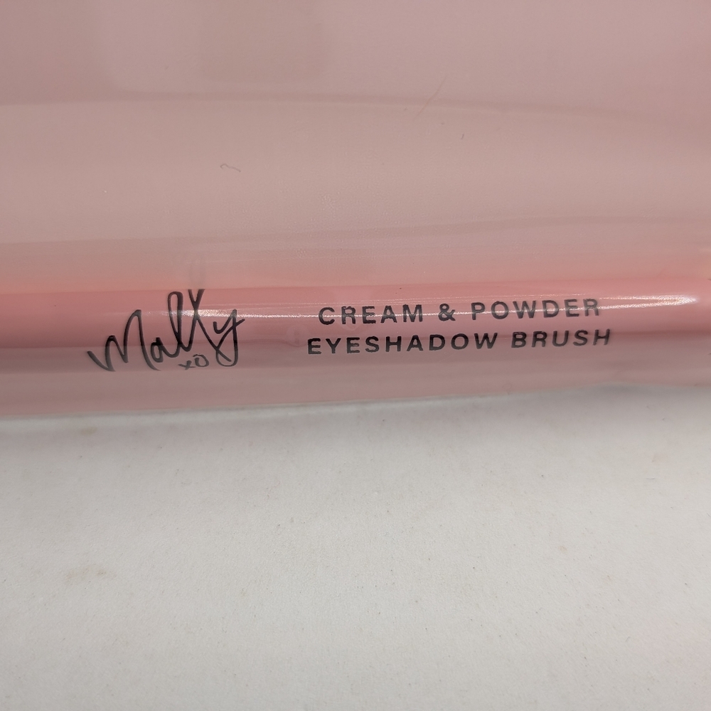 Mally Beauty Dual-Use Eyeshadow Brush - Pink